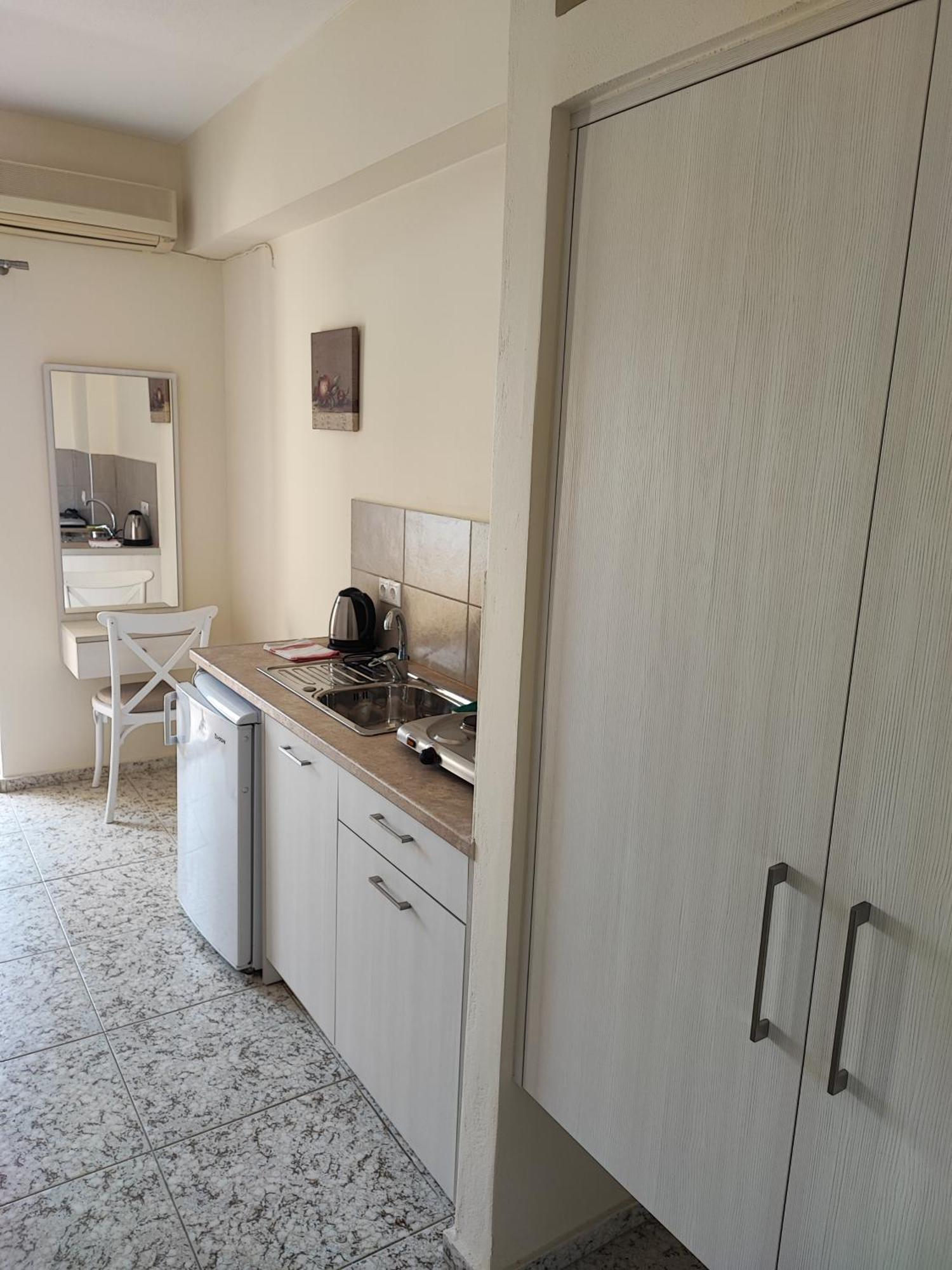 Alexia Rooms Palaiochora Phòng bức ảnh