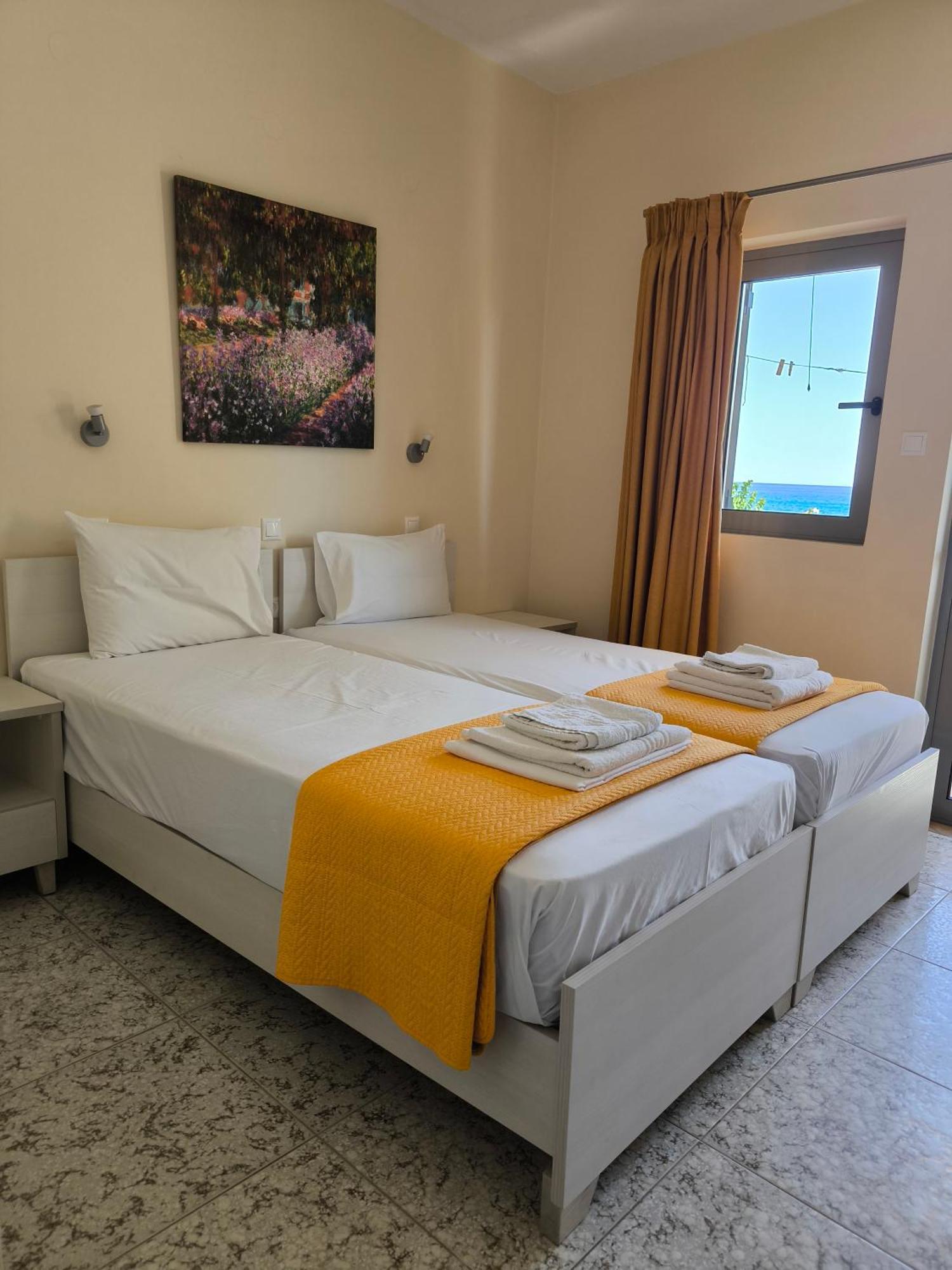 Alexia Rooms Palaiochora Phòng bức ảnh