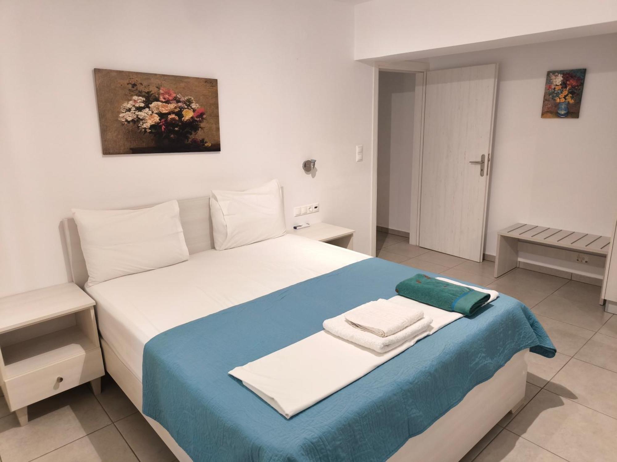 Alexia Rooms Palaiochora Ngoại thất bức ảnh