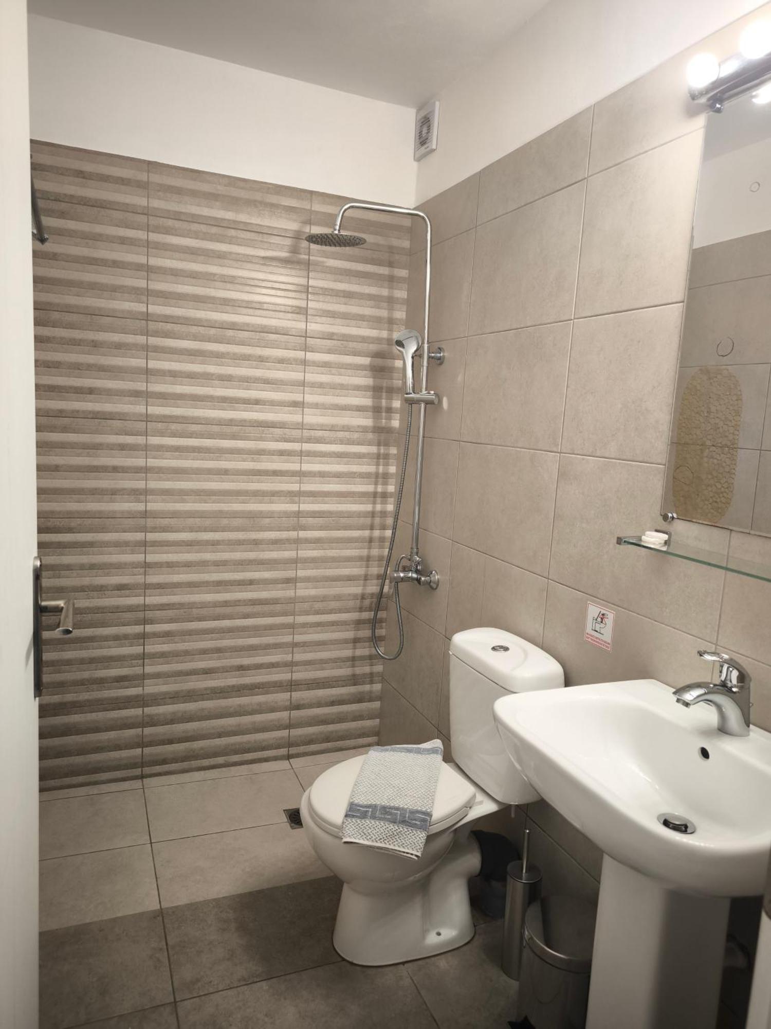 Alexia Rooms Palaiochora Ngoại thất bức ảnh