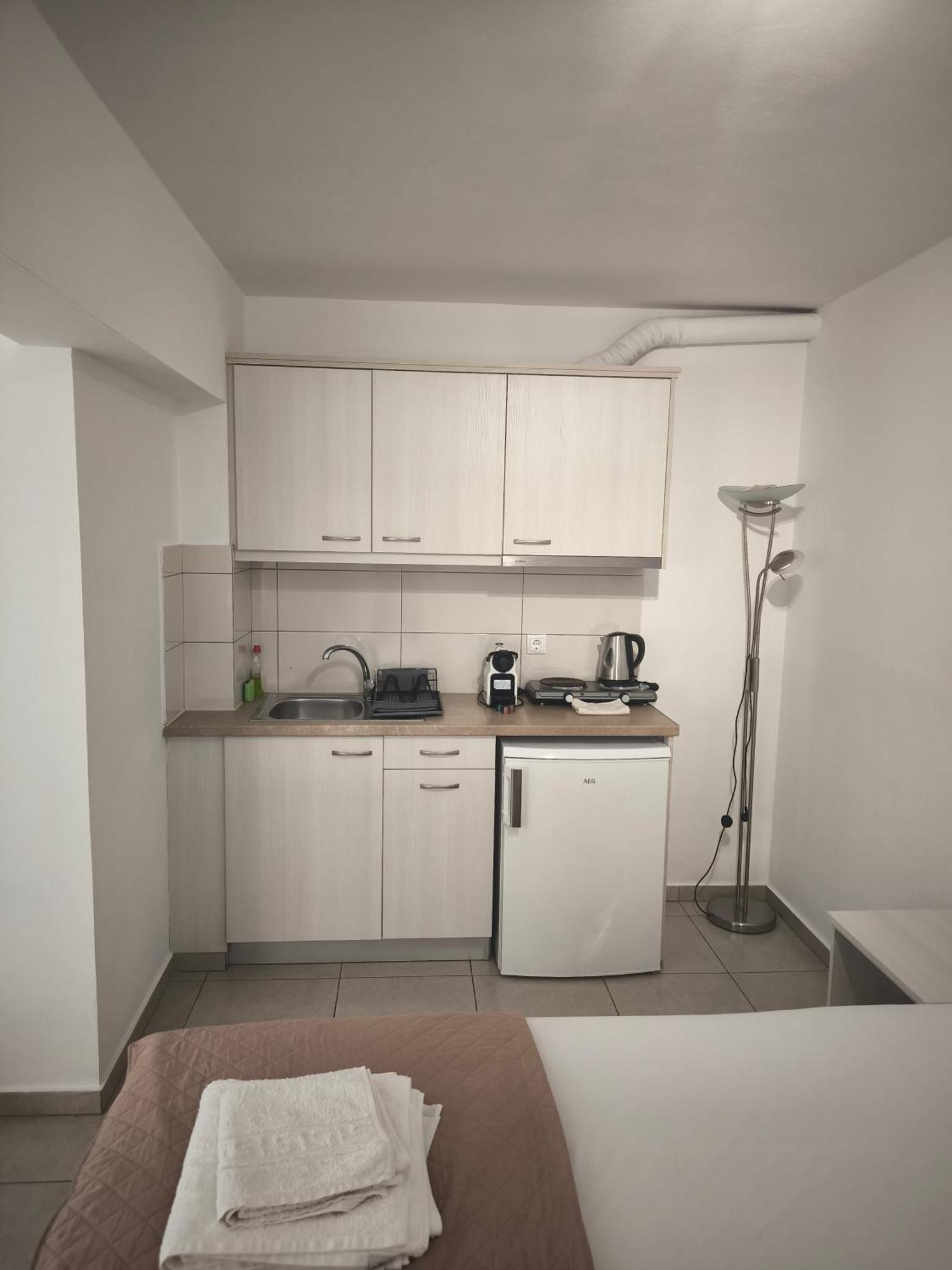 Alexia Rooms Palaiochora Ngoại thất bức ảnh