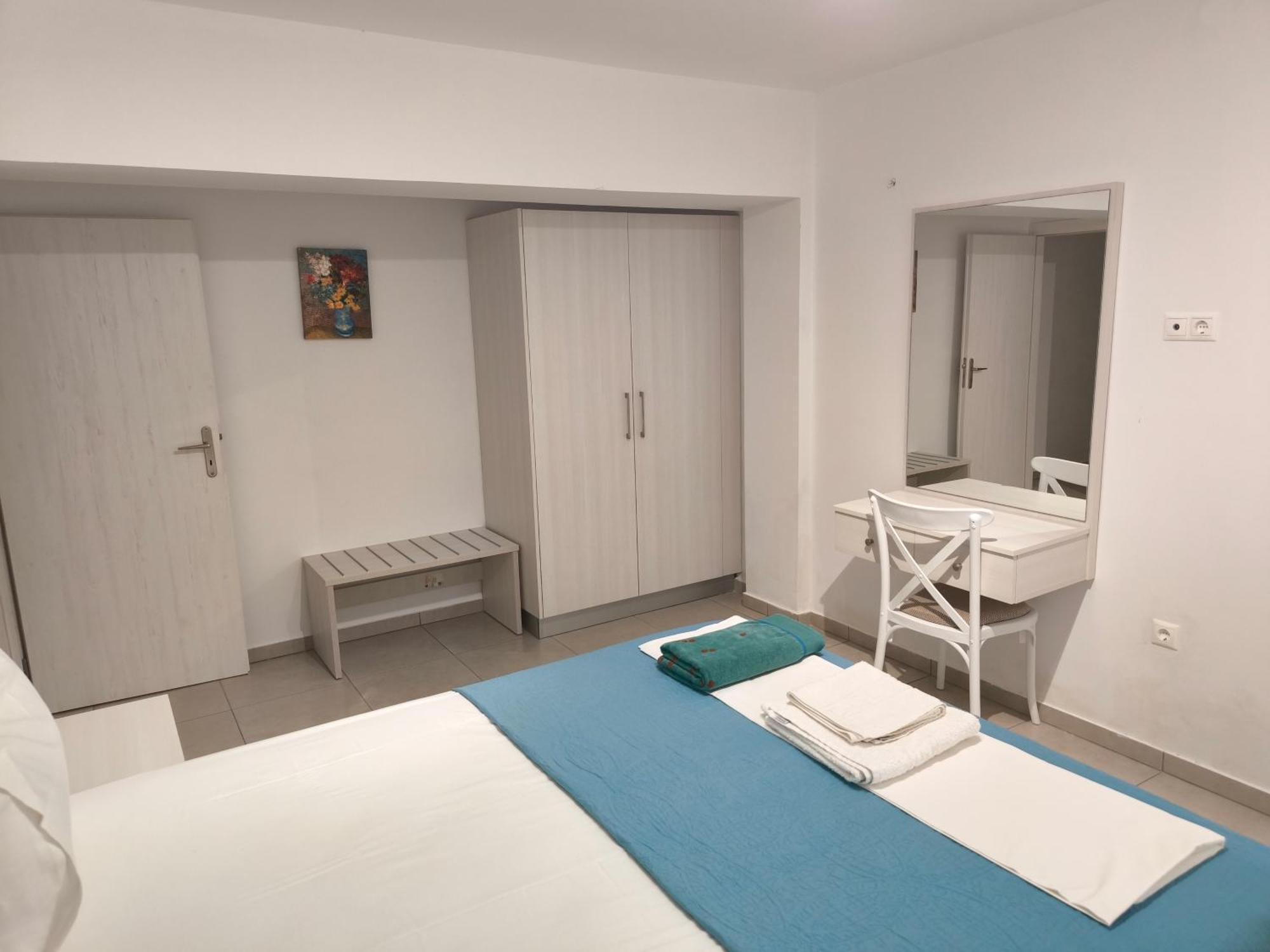 Alexia Rooms Palaiochora Ngoại thất bức ảnh