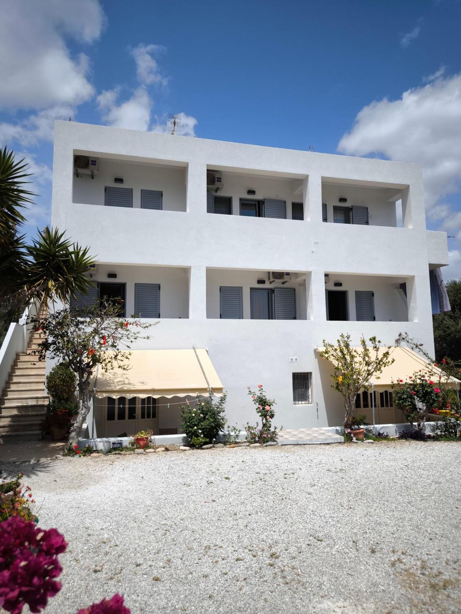 Alexia Rooms Palaiochora Ngoại thất bức ảnh