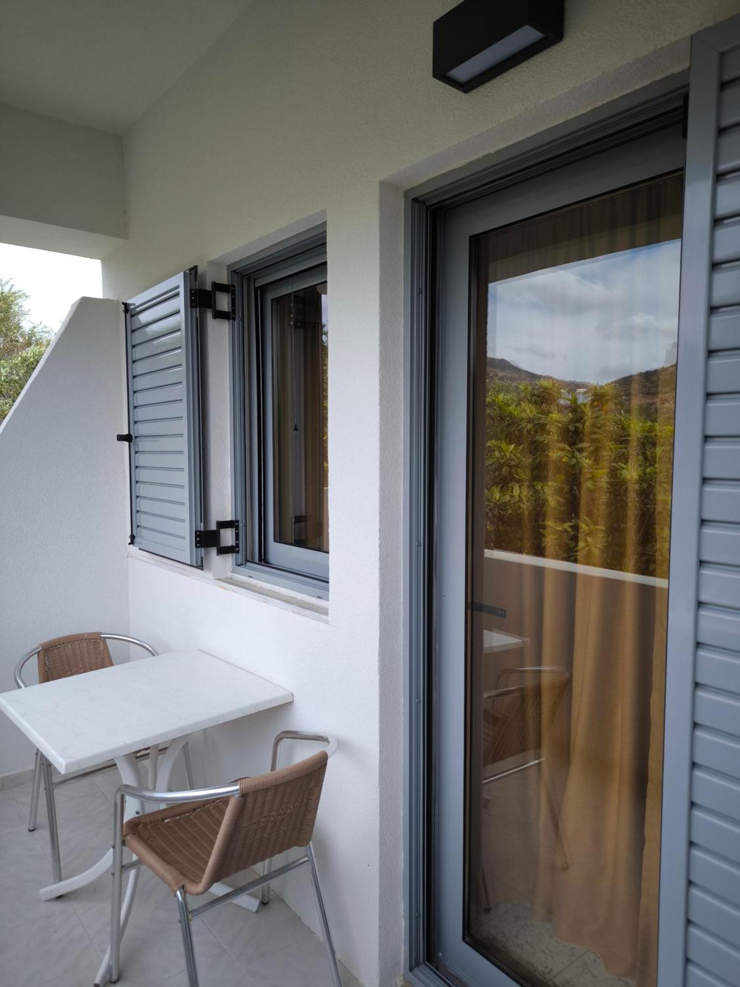 Alexia Rooms Palaiochora Ngoại thất bức ảnh